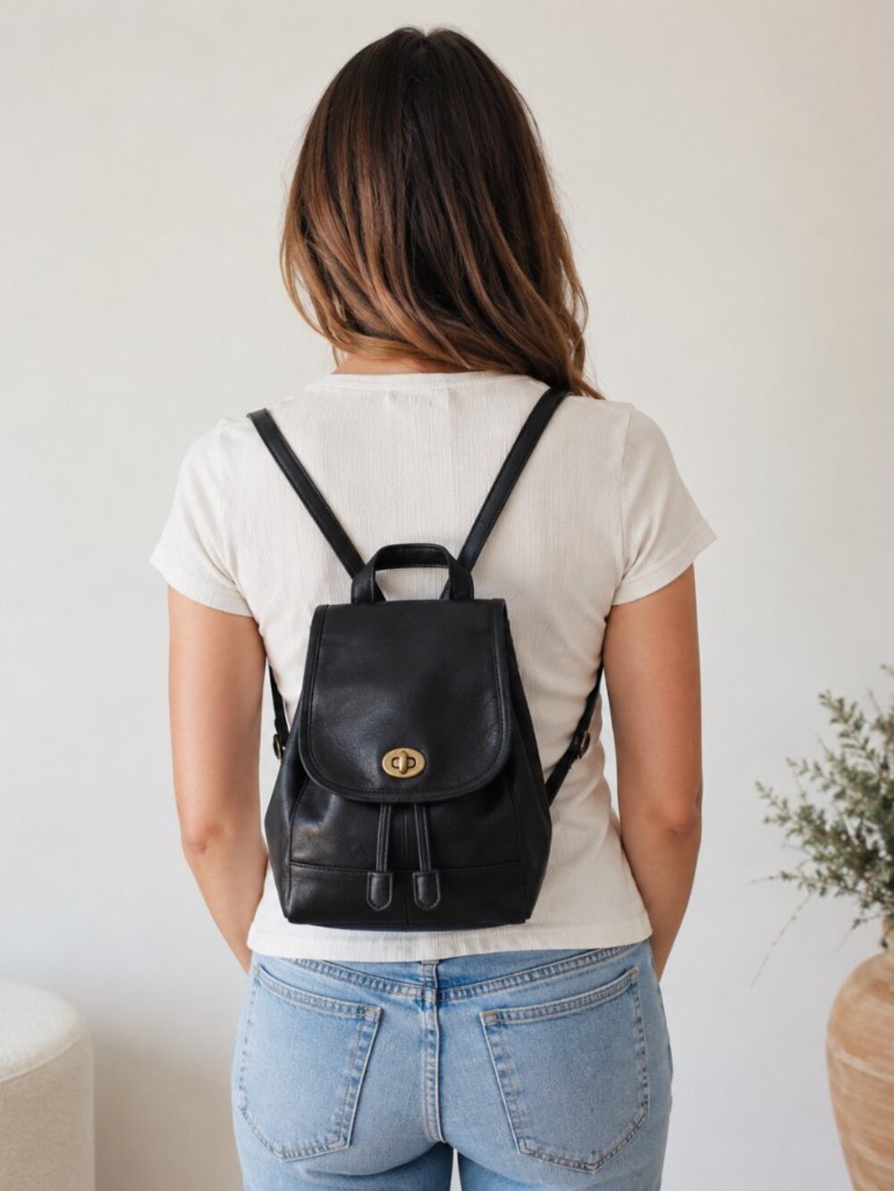 Vtg Coach 9960 black leather small backpack